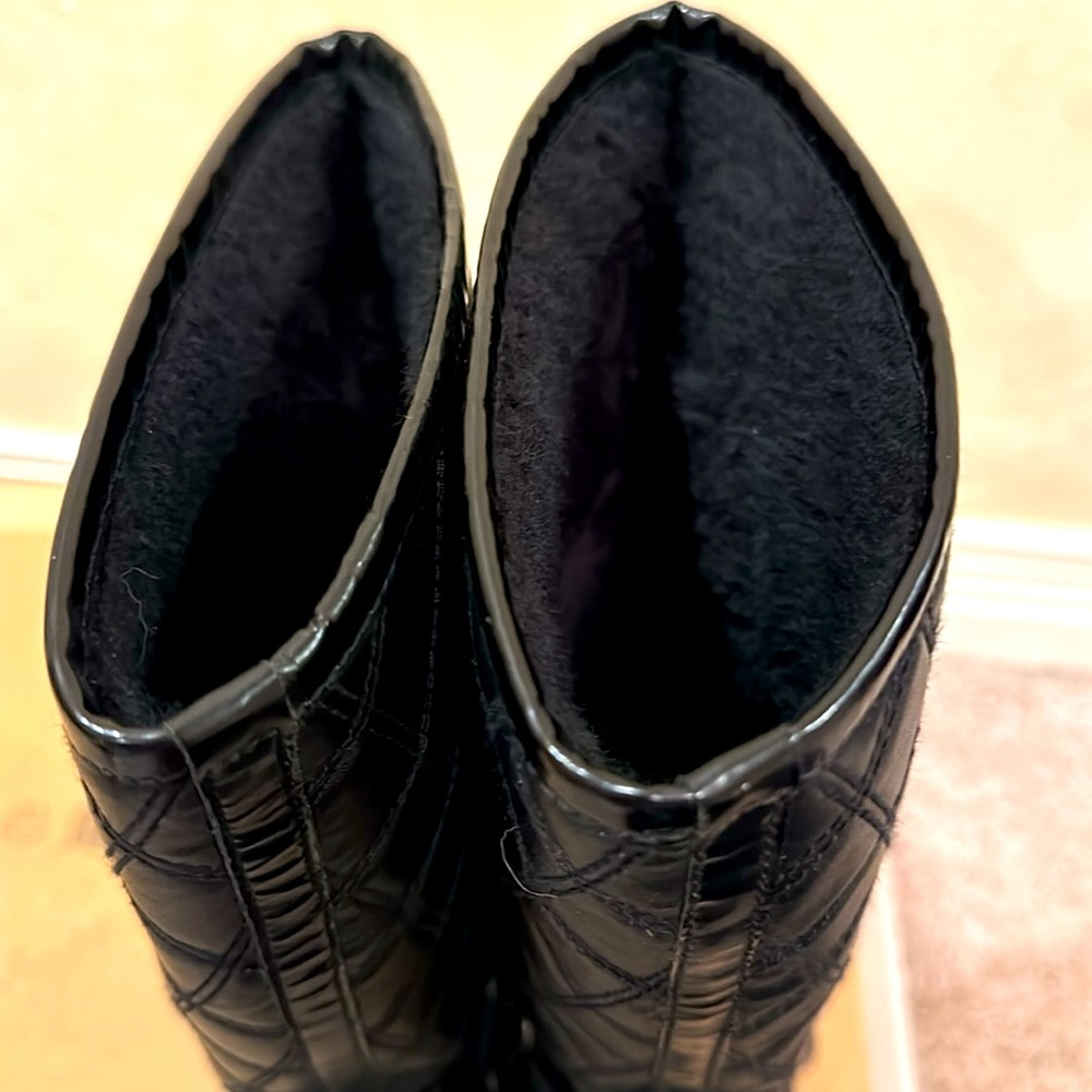 Stuart Weitzman Rain/Snow Boots - Picture 5 of 5
